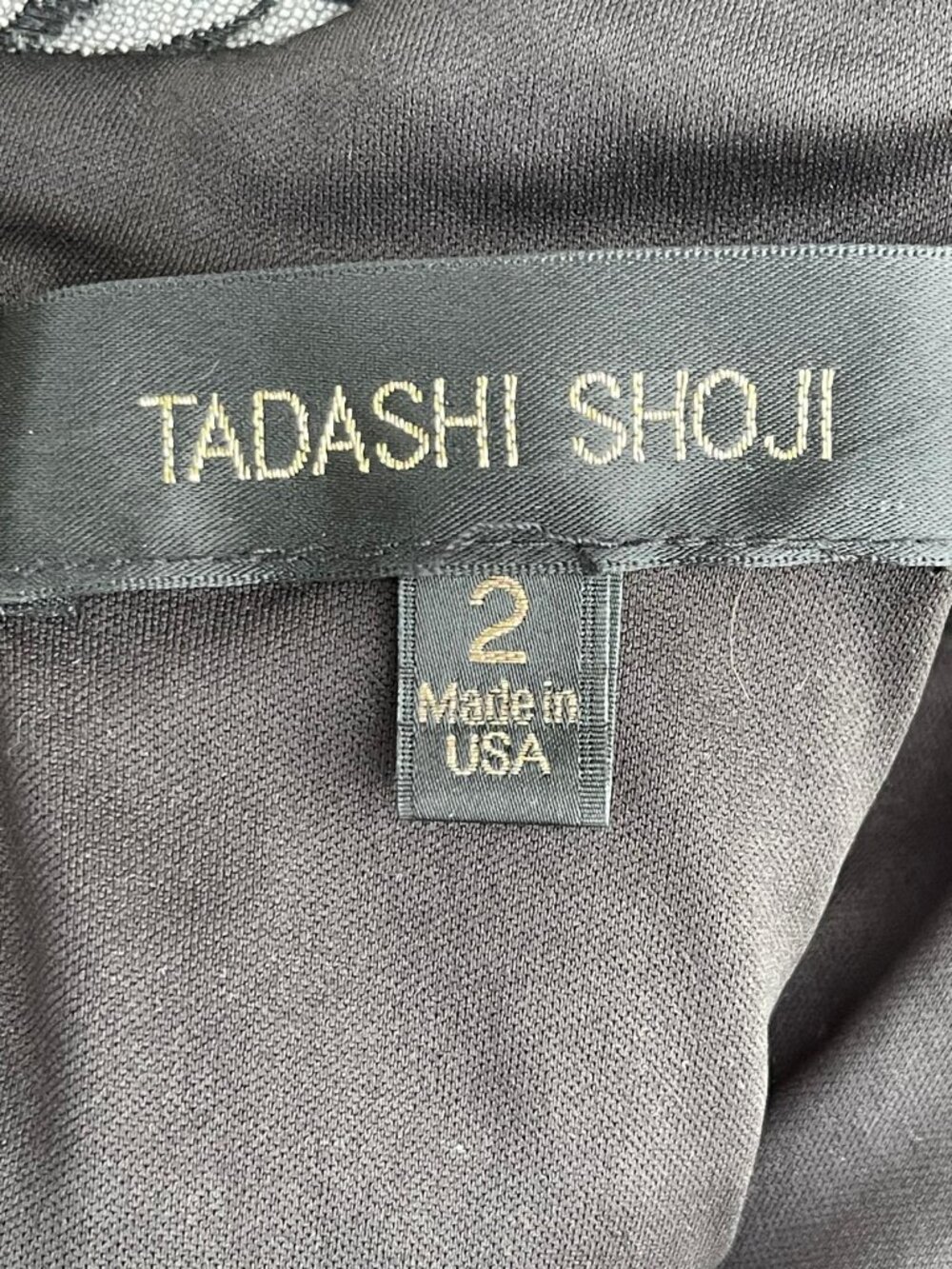 Tadashi Shoji Convertible Embroidered Tulle Cap Sleeve Gown in black/ivory sz. 2 - Picture 6 of 10